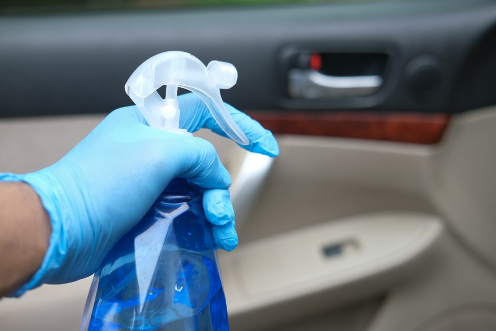 Jak usunąć nieprzyjemny zapach w samochodzie?